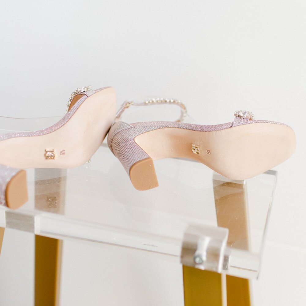 Badgley Mischka Harriet Rose Gold Block Heel Sandals 5.5 New in Box - Picture 14 of 15